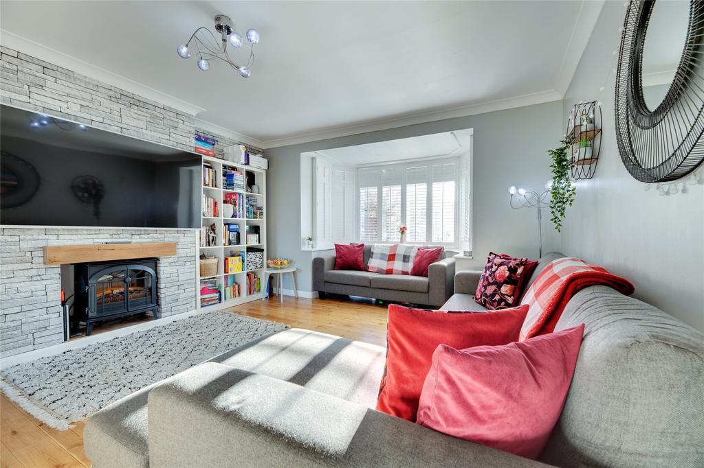 Windermere Gardens, Whickham, NE16 3 bed semidetached house £250,000