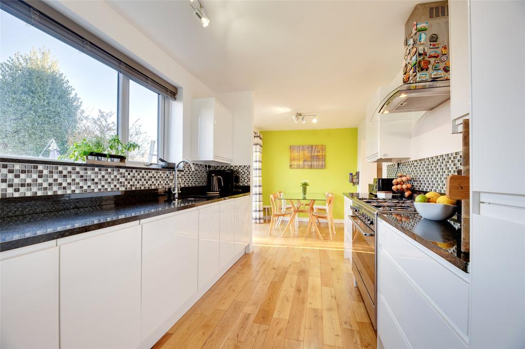 Windermere Gardens, Whickham, NE16 3 bed semidetached house £250,000