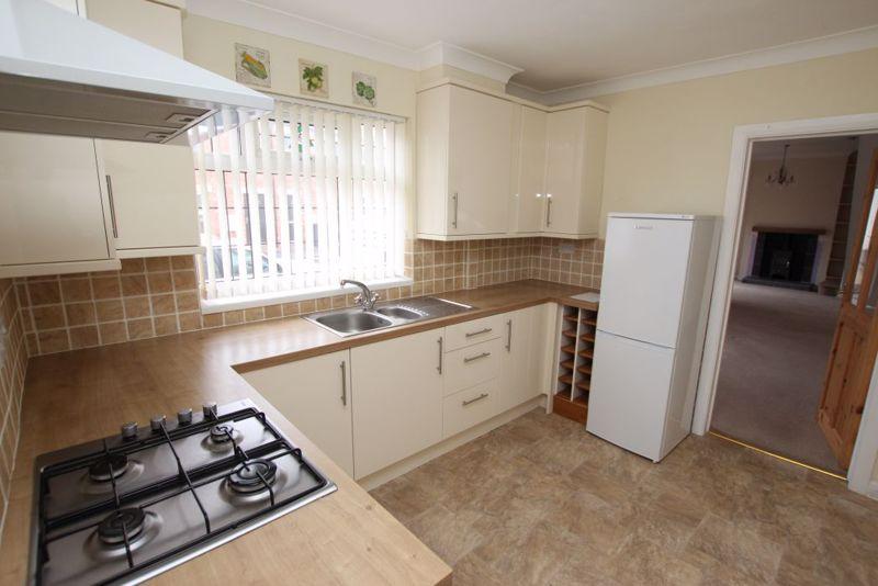 Kitchen photo 2