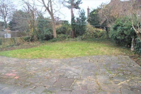 1 bedroom in a house share to rent, Elm Road, Sidcup, Kent, DA14 6AD