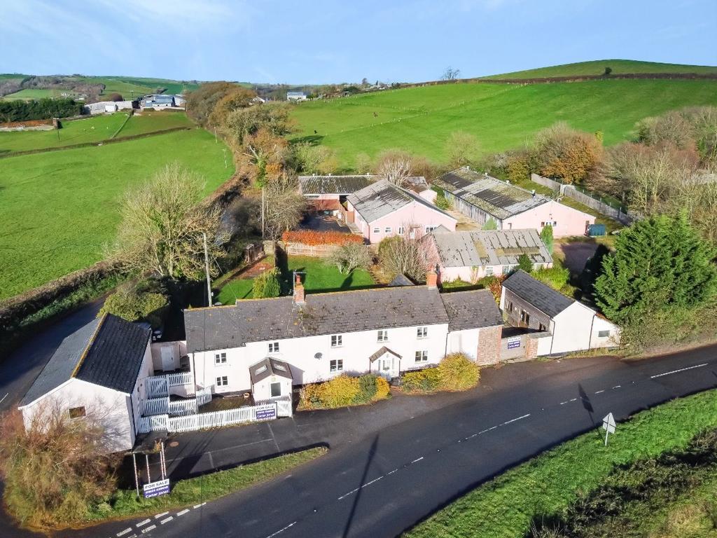 Chilton Gate, Cadeleigh, Tiverton, EX16 5 bed cottage - £700,000