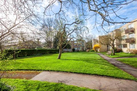 undefined, Cambanks, Cambridge, CB4