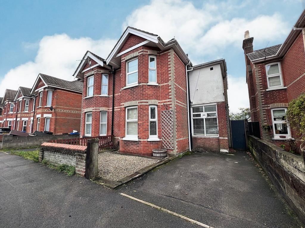 Victoria Road, Parkstone, Poole, BH12 3 bed semidetached house £365,000