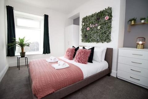 4 bedroom house to rent, Picton Terrace, Mount Pleasant, Swansea