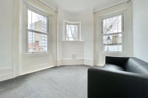 3 bedroom apartment to rent, Alma Grove, SE1