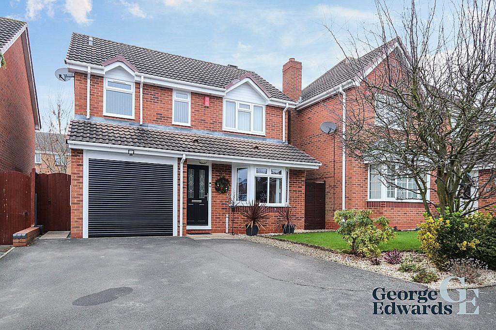 Rowan Close, Measham, DE12 7 3 bed detached house £300,000
