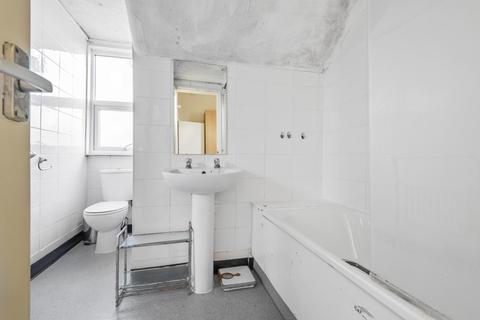 Flat 4, 17 Thicket Road, London, SE20 8DB