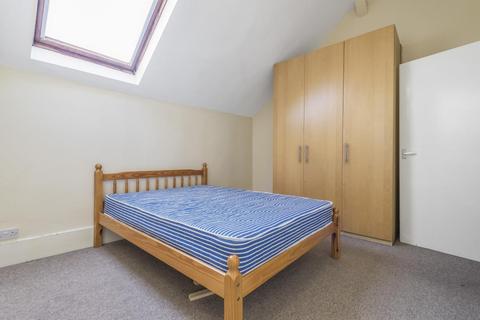 Flat 4, 17 Thicket Road, London, SE20 8DB