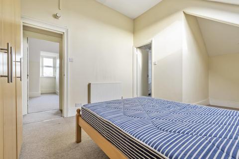 Flat 4, 17 Thicket Road, London, SE20 8DB
