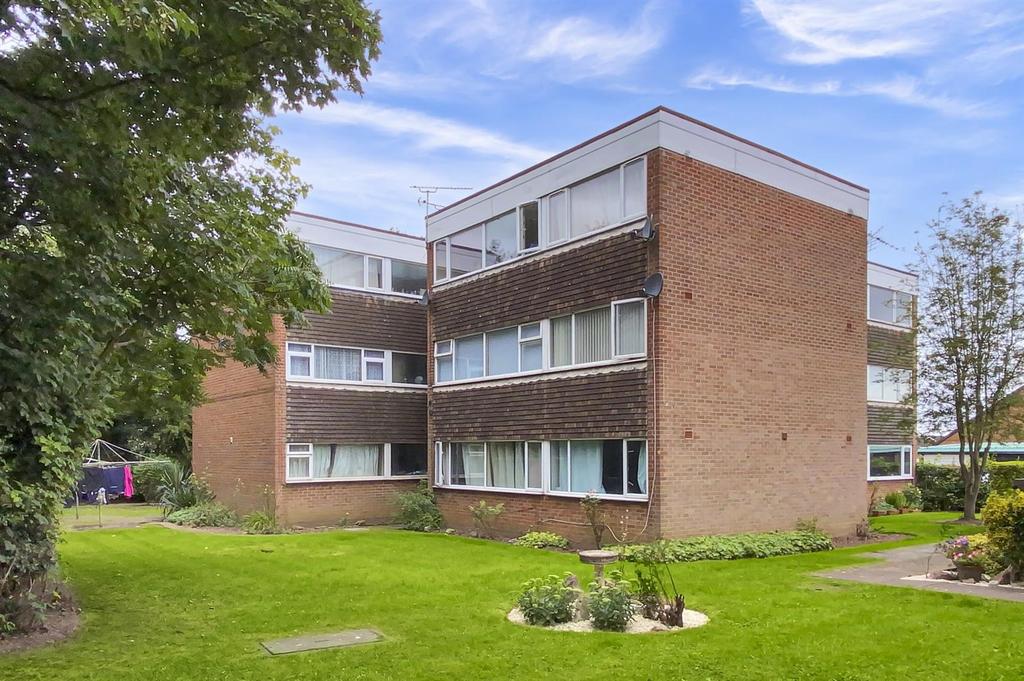 Colina Close, Weeford Estate, Coventry 2 bed flat £100,000