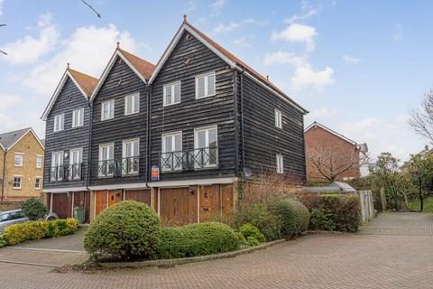3 Belvedere Close, Faversham, ME13 7GQ