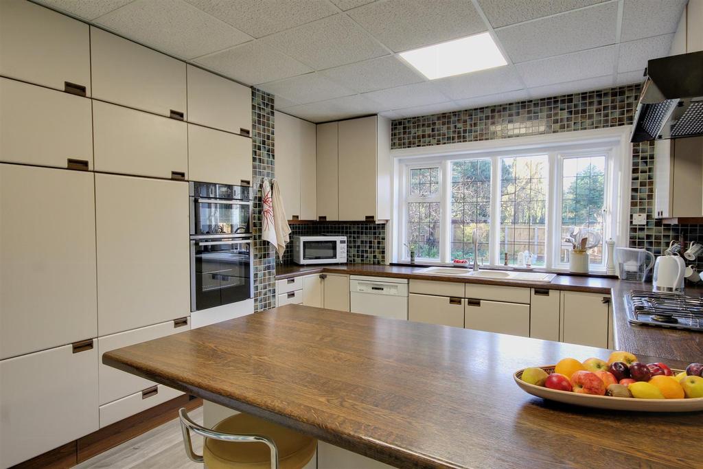 Kitchen with built in appliances