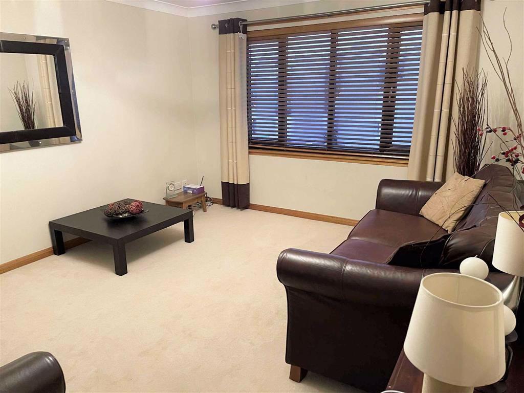Holly Park, Cupar, Fife 2 bed semidetached house £850 pcm (£196 pw)