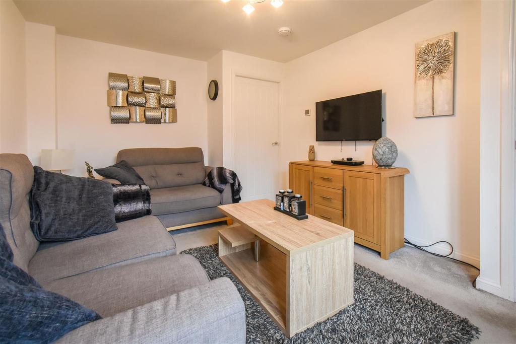Sandringham Close, Blackburn 3 bed semidetached house £200,000