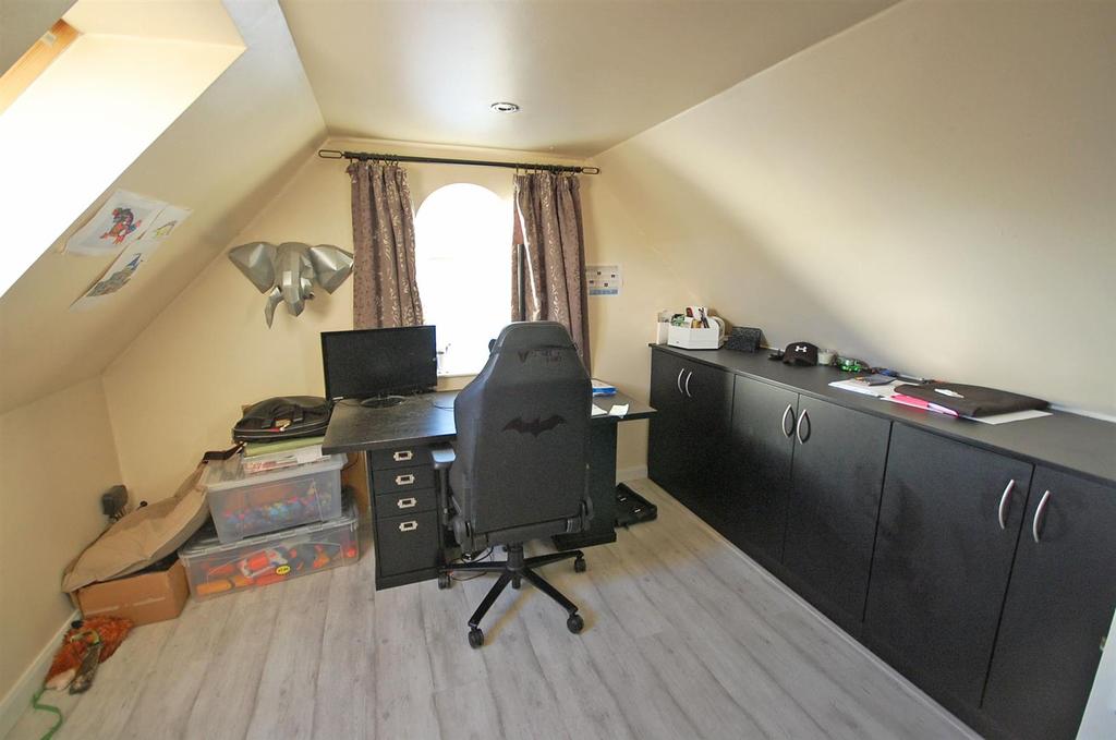 Bedroom 5.jpg
