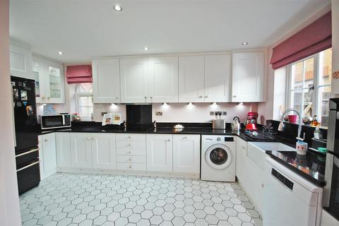 29 Cuckoo Way, Great Notley, Braintree, CM77 7WG