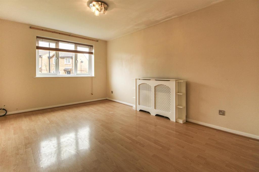 Walpole Road, Slough 1 bed flat £165,000
