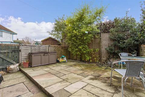 7 Ardingly Drive, Goring By Sea, Worthing, BN12 4TN