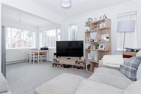 7 Ardingly Drive, Goring By Sea, Worthing, BN12 4TN