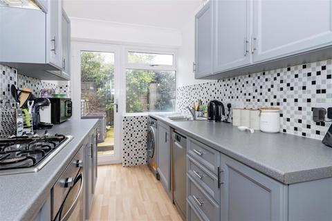 7 Ardingly Drive, Goring By Sea, Worthing, BN12 4TN