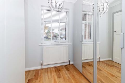 7 Ardingly Drive, Goring By Sea, Worthing, BN12 4TN