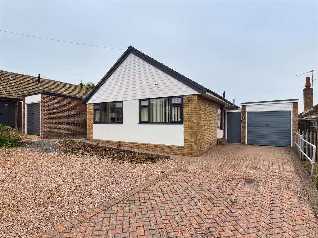 Meadow Road, Malvern 3 bed detached bungalow £375,000