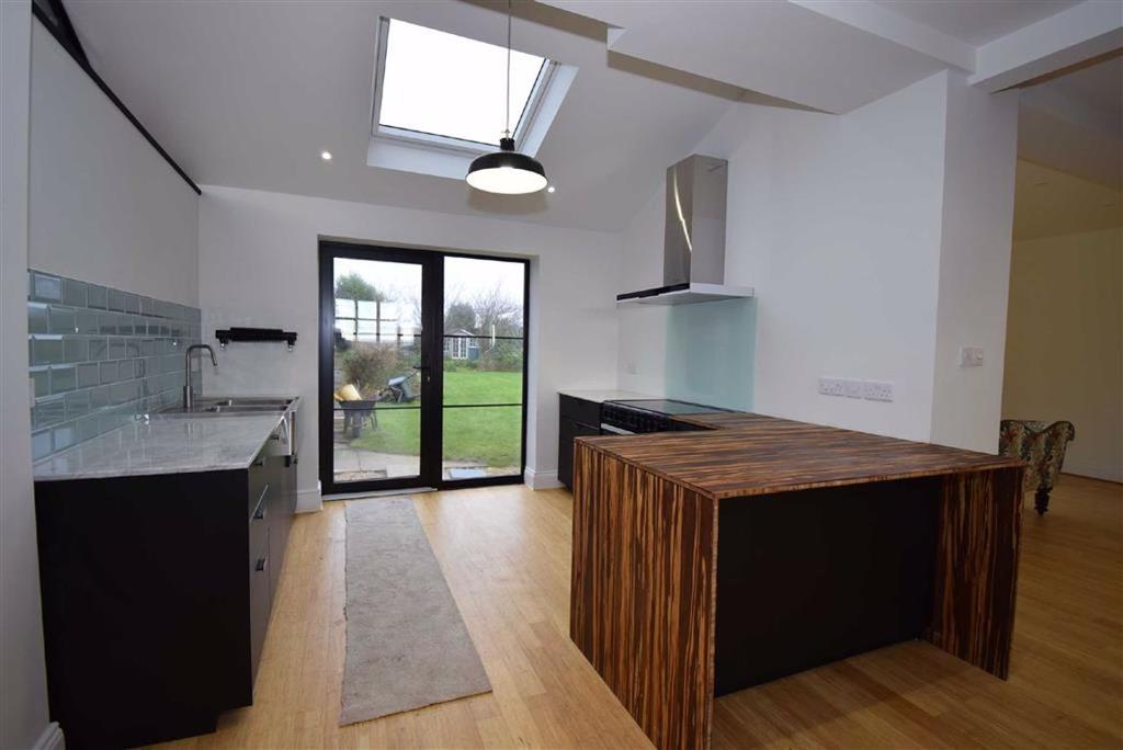 Kitchen breakfast room