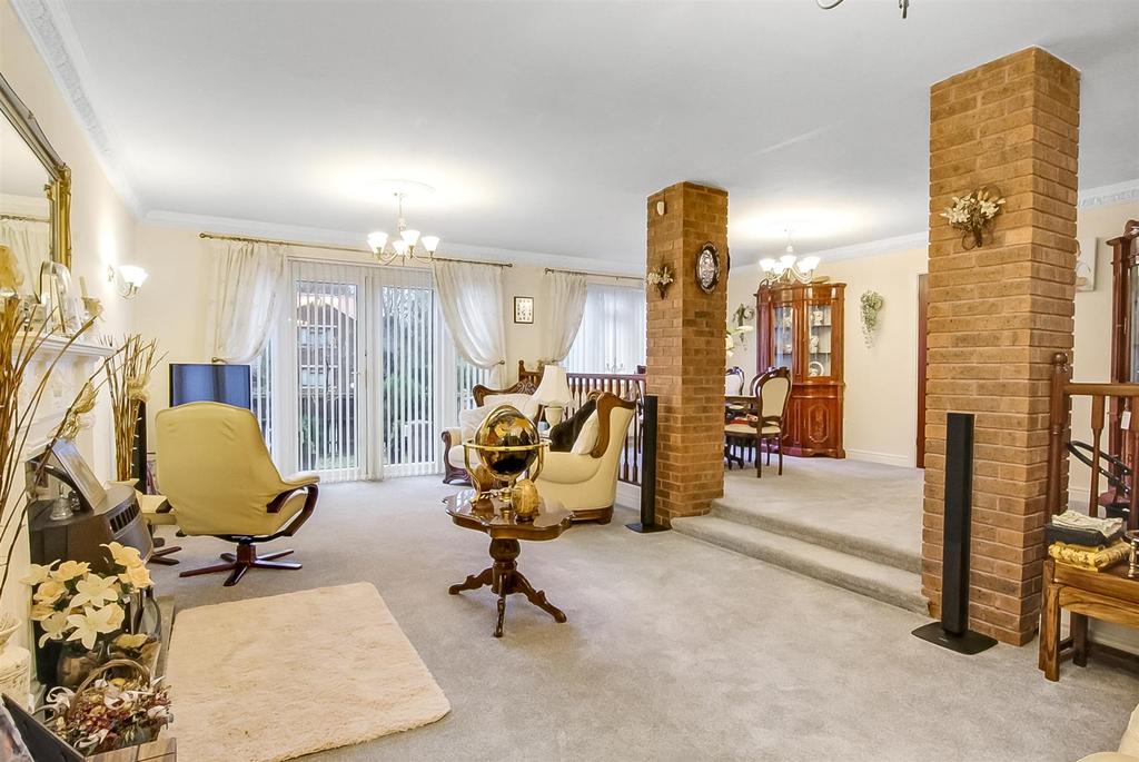 St. Andrews Close, Darlington 4 bed detached house £460,000