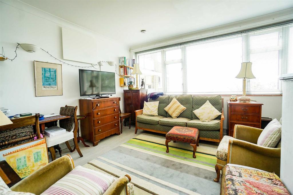 Quarry Hill, St. Leonardsonsea 1 bed flat £145,000