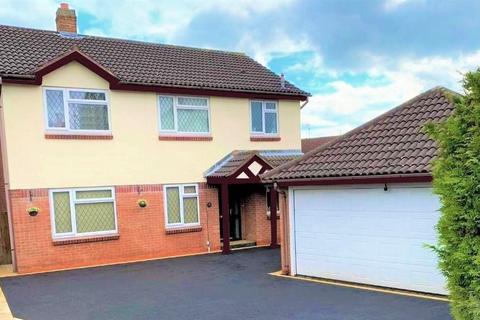 6 Eagle Close, Uttoxeter, ST14 8TW