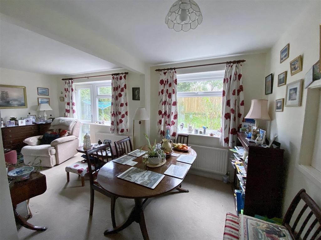 Spencer Road, Ryde 4 bed detached house £525,000