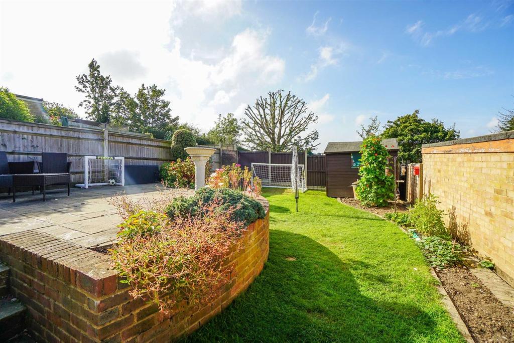 Birch Way, Hastings 3 bed semidetached house £349,950