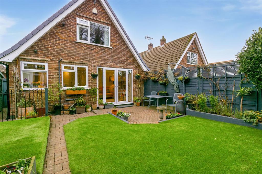 Blake Road, Stapleford, Nottingham 2 bed detached bungalow for sale £