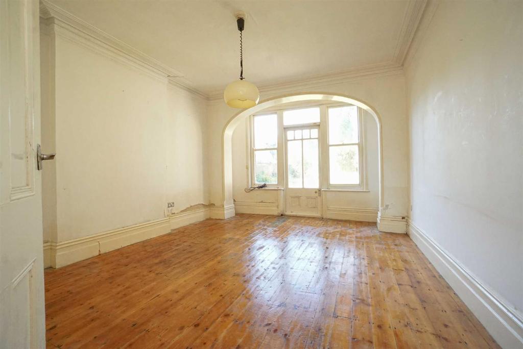 Clinton Crescent, St. Leonardsonsea 8 bed detached house £750,000