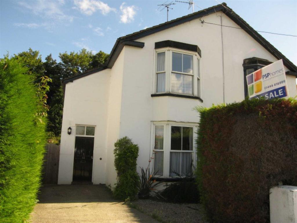 Sydney Road, Haywards Heath 4 bed semidetached house £407,500