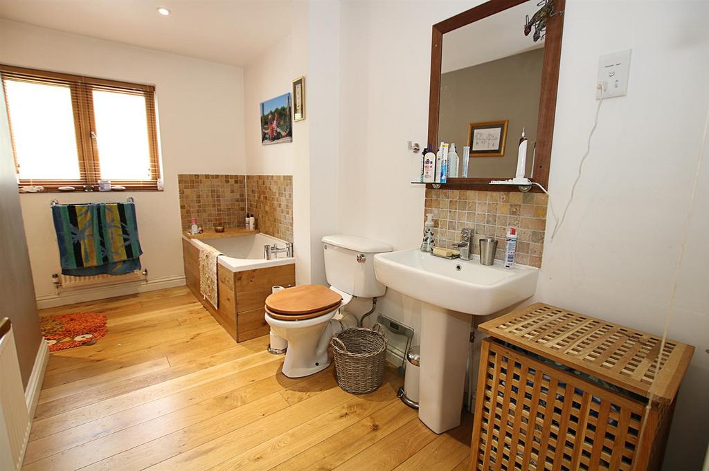 Bathroom.jpg