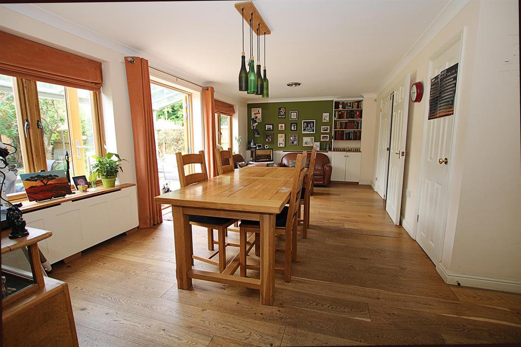 Dining Room.jpg