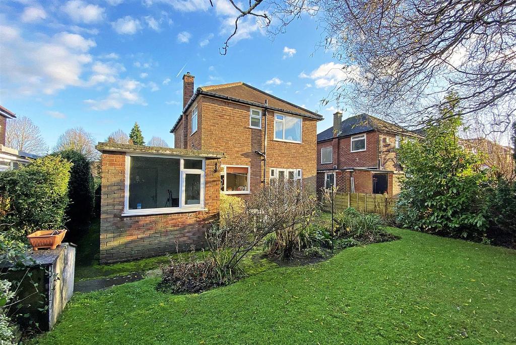 Shaftesbury Avenue, Timperley 3 bed detached house £400,000