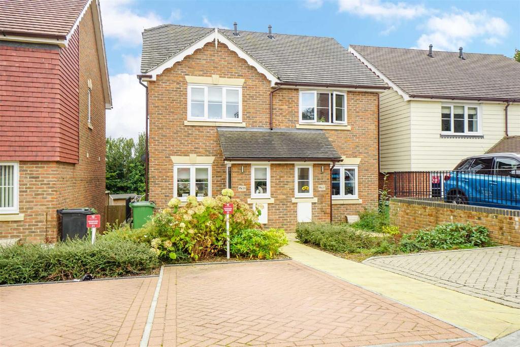 Rossetti Gardens, St. Leonardsonsea 2 bed semidetached house £275,000