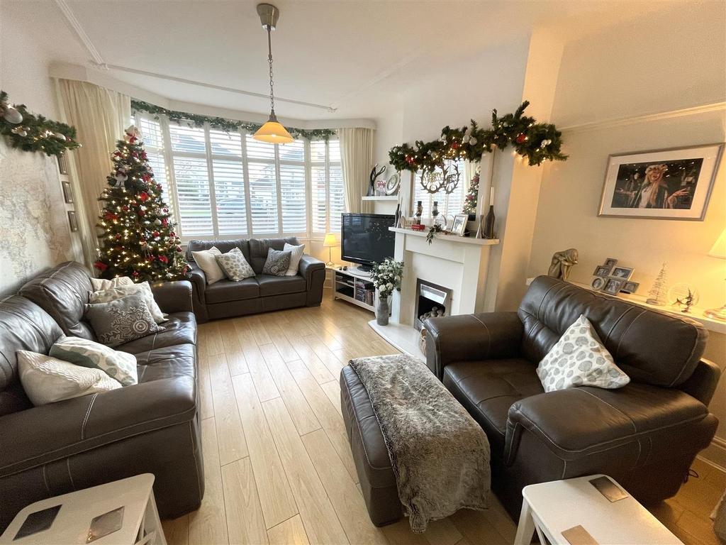 Thingwall Hall Drive, Liverpool 3 bed semidetached house £325,000