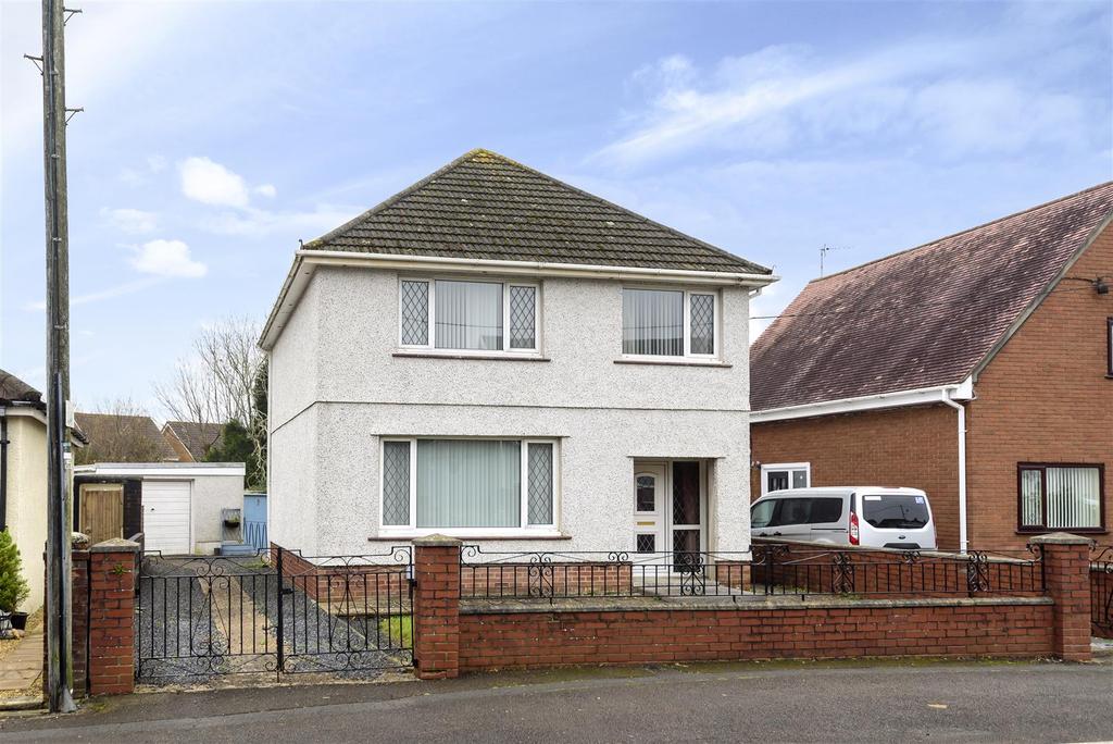 Culfor Road, Loughor, Swansea 3 bed detached house £225,000