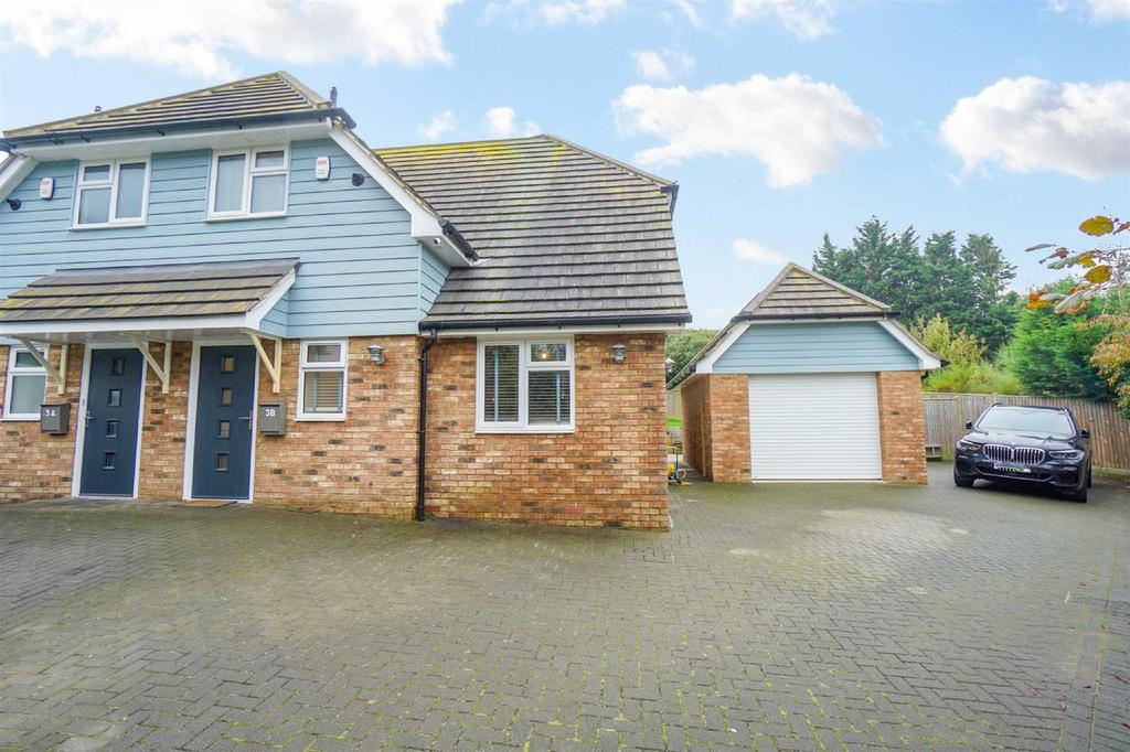 Darwell Close, St. Leonardsonsea 3 bed semidetached house £400,000
