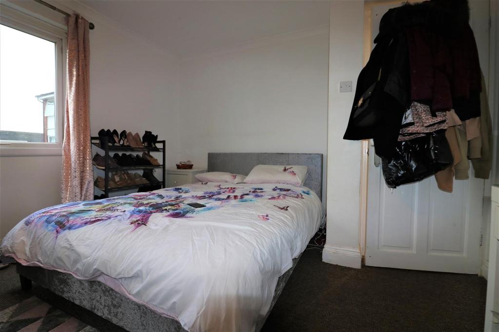 Colne Court, East Tilbury, Tilbury 2 bed flat £900 pcm (£208 pw)