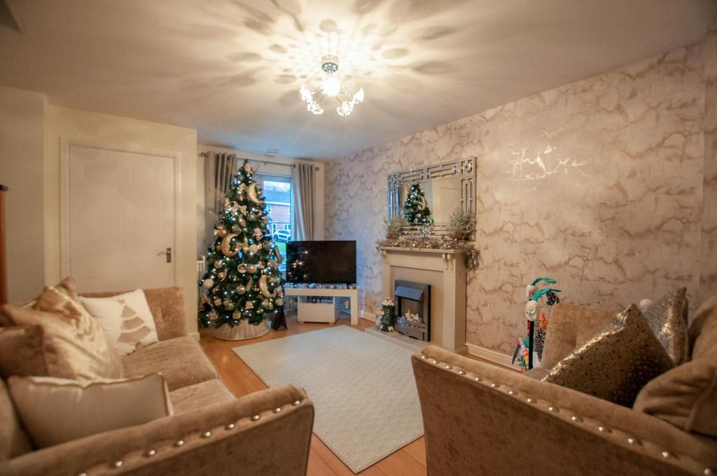Auld Kirk Road, TULLIBODY 3 bed end of terrace house £750 pcm (£173 pw)
