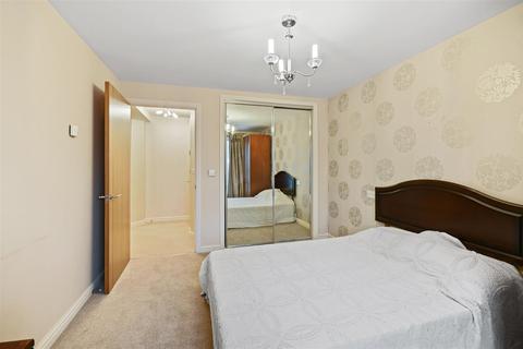 2 bedroom apartment for sale - Sanderling Court, Wimborne Road, Bournemouth