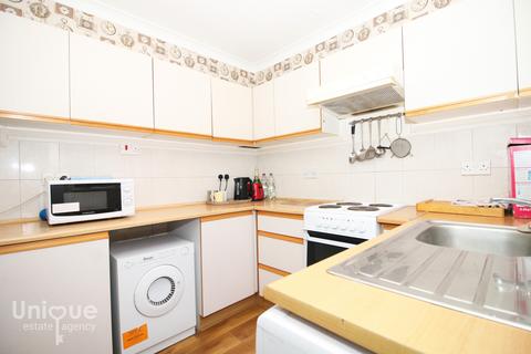 91 Beach Road, Thornton-cleveleys, FY5 1EW