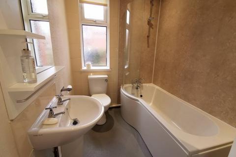 2 bedroom flat to rent, Guelder Road, High Heaton, Newcastle upon Tyne, NE7