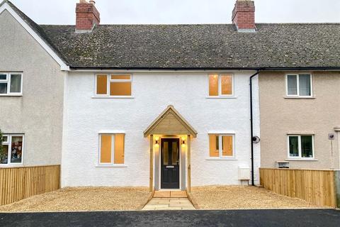 12 First Avenue, Dursley, GL11 4NW