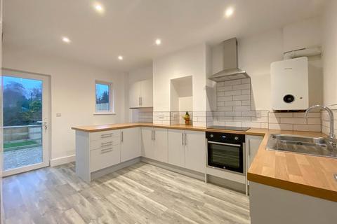 12 First Avenue, Dursley, GL11 4NW