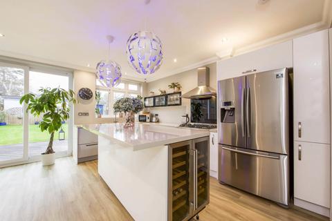 41 Leyfield, Worcester Park, KT4 7LP